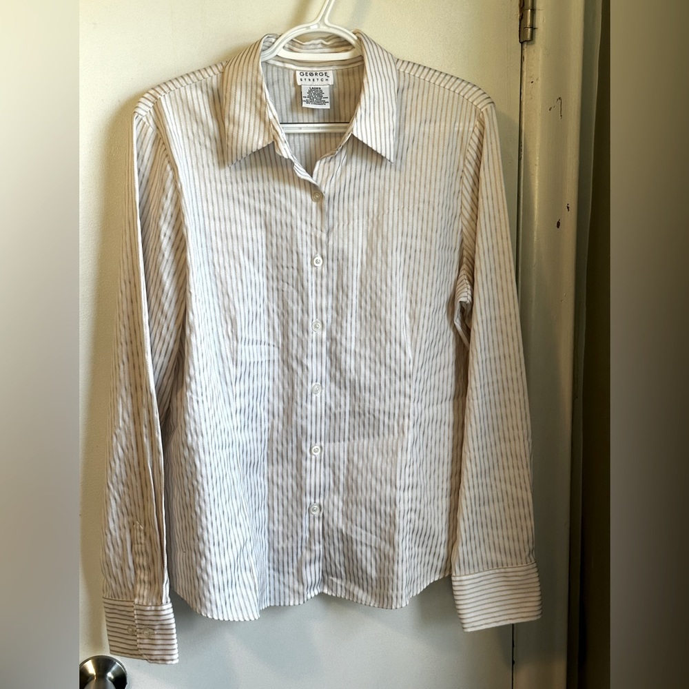White button down stretch blouse with gold pinstripe like new